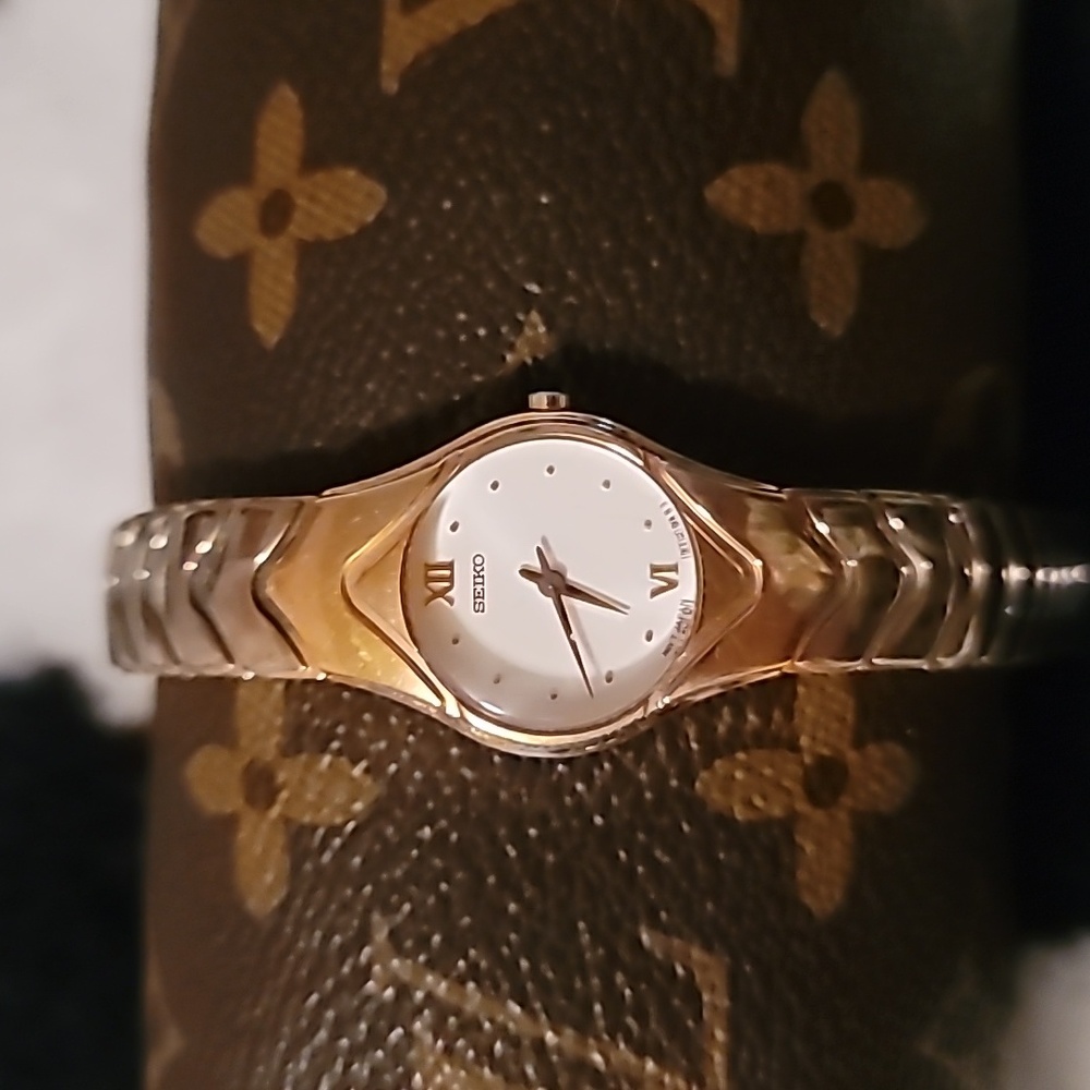 Vintage Seiko Watch Women 21mm‎ Gold Tone 1N00-0FW0 New Battery 7.25"